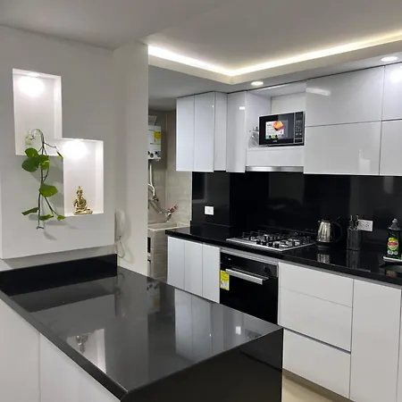 Cali Acogedor Y Completo, Apto Cerca De Jardin Plaza, Con Piscina, Parqueadero Y Aire Acondicionado